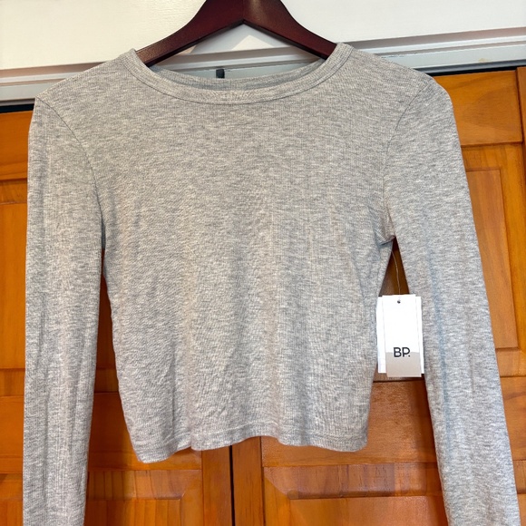 NWT BP Ribbed Long Sleeve Cropped Heathered Gray Shirt Size Medium - Picture 1 of 10